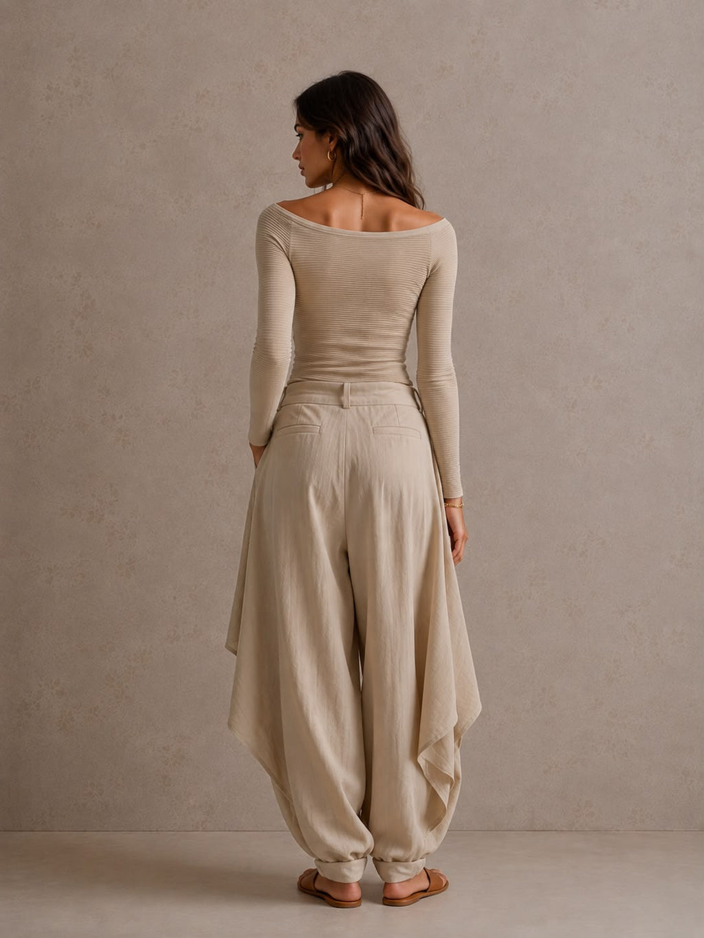 Conjunto Arena Top Canalé y Pantalón Cruzado - vista trasera